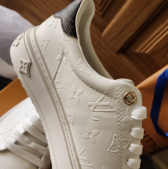 Front Row L.V. sneakers 👟 - Picture 2 of 7